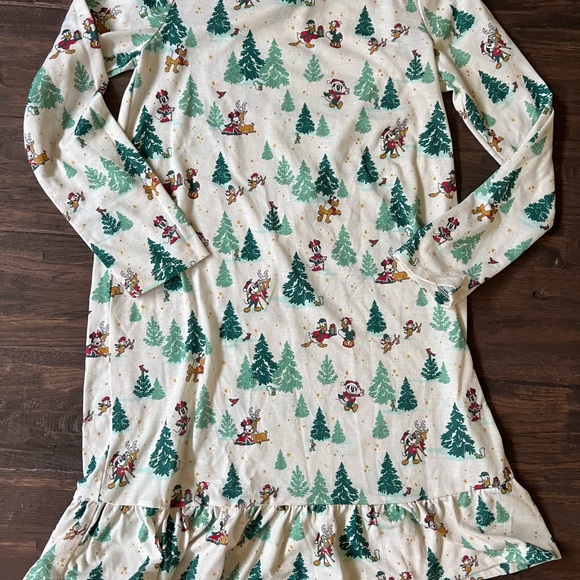 Disney Store Christmas Holiday Nightgown 9/10 - Picture 2 of 3